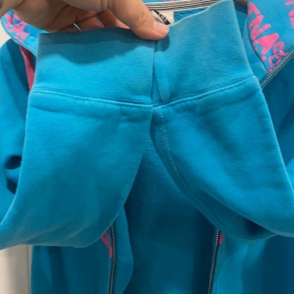 🏁 Aritzia TNA Zip up Whistler special edition hoodie XS - Picture 11 of 11